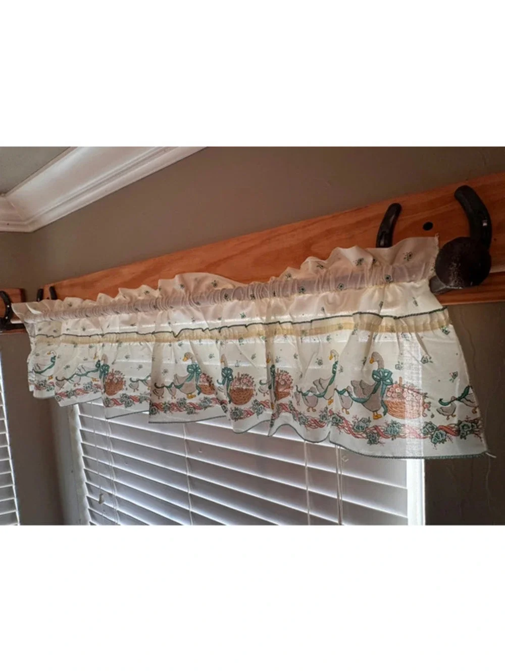 Goose valances and cafe curtains
